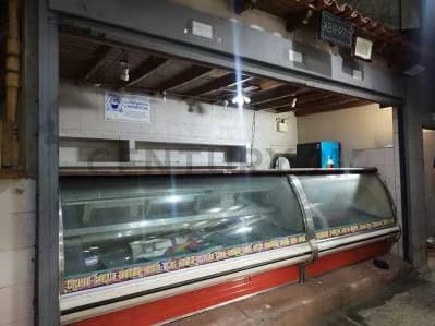 ¡Gran oportunidad! En Venta Local Comercial En El Mercado Guaicaipuro Yep 24