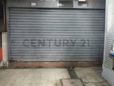 ¡Gran oportunidad! En Venta Local Comercial En El Mercado Guaicaipuro Yep 24 - 5