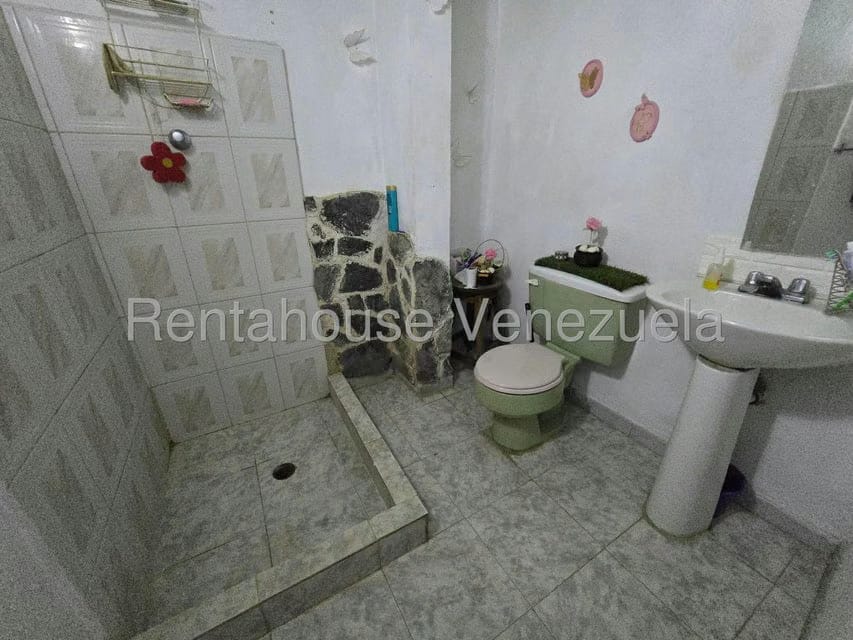 Casa (Duplex) en Venta en Guatire, Miranda - 14