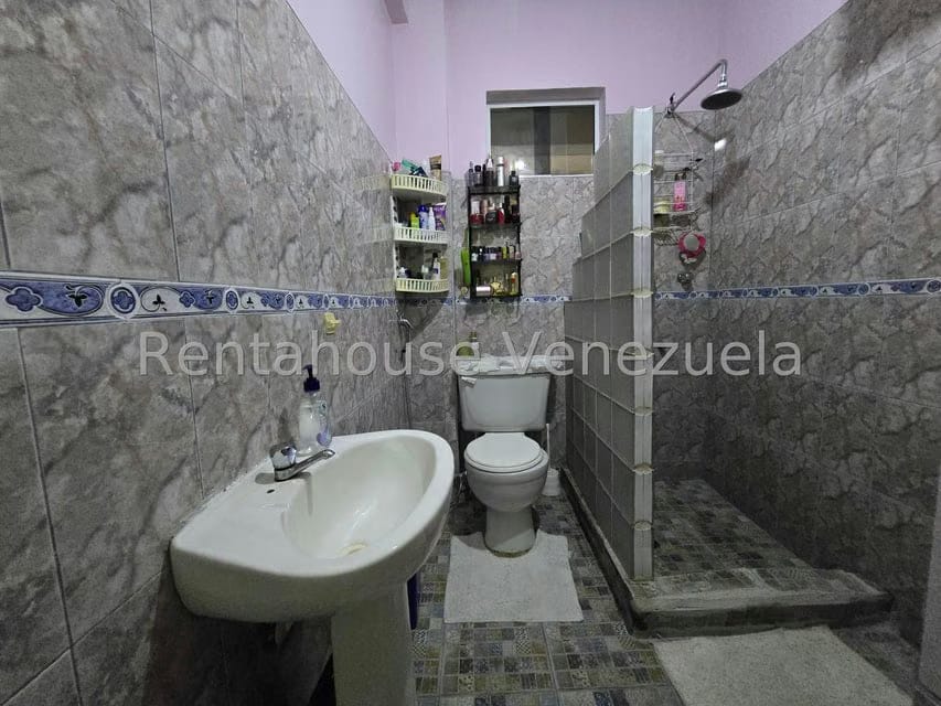 Casa (Duplex) en Venta en Guatire, Miranda - 8