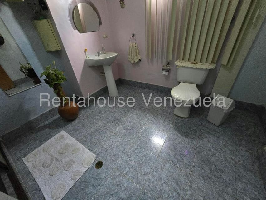 Casa (Duplex) en Venta en Guatire, Miranda - 9