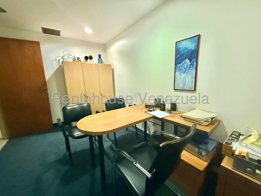 Comercial (Local Comercial) en Alquiler en Santa Paula, Distrito Metropolitano - 6