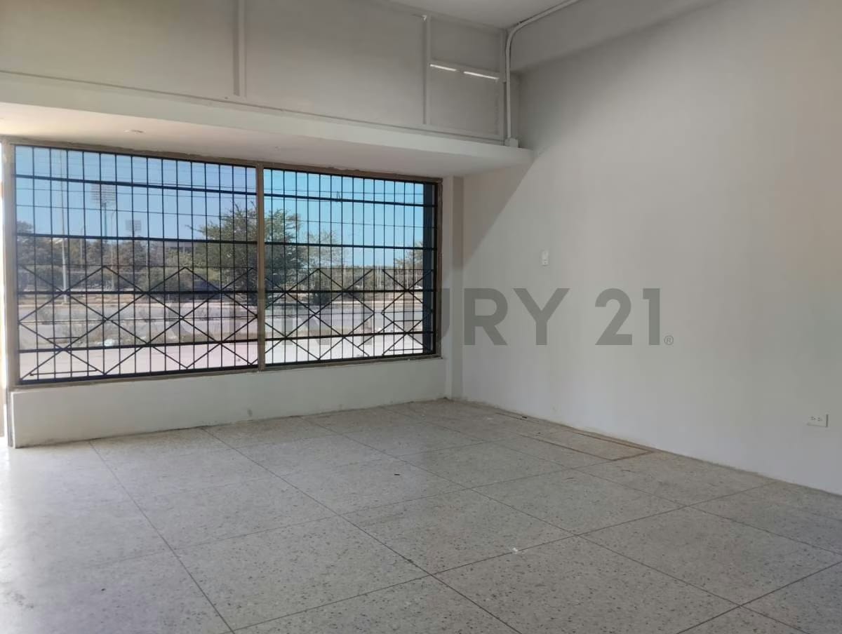 Alquila Local comercial para oficina, ubiacado al frente del Luis Aparicio - 5