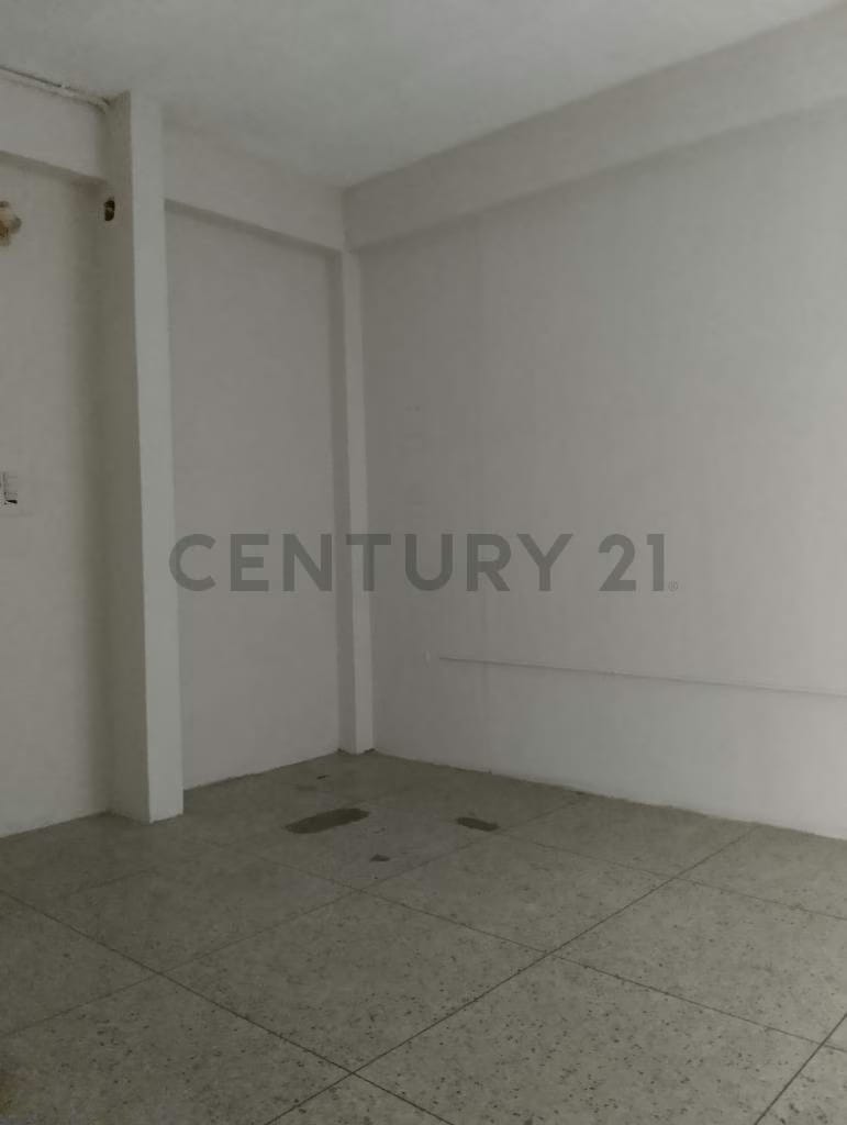 Alquila Local comercial para oficina, ubiacado al frente del Luis Aparicio - 7