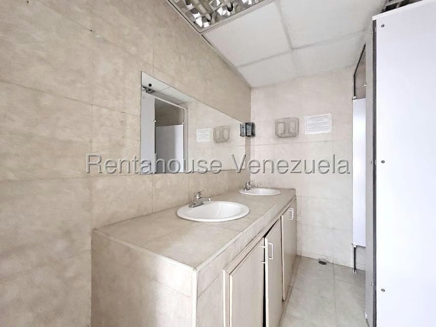 Comercial (Local Comercial) en Venta en Guarenas, Miranda - 23