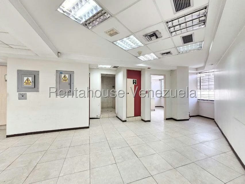 Comercial (Local Comercial) en Venta en Guarenas, Miranda - 24