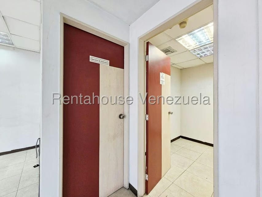 Comercial (Local Comercial) en Venta en Guarenas, Miranda - 30