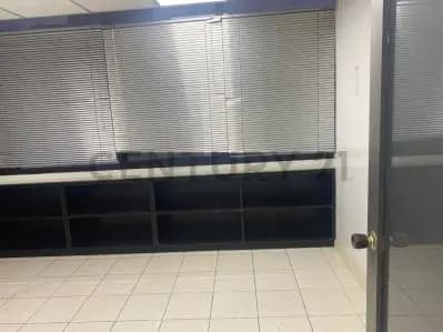 Oficina de 46mts en Alquiler final Av Casanova - 7