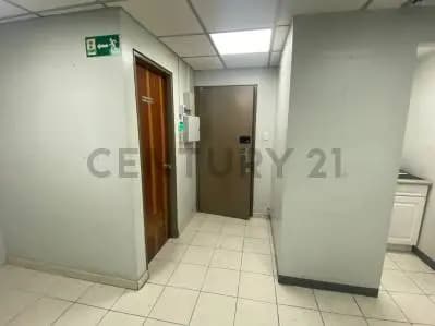 Oficina de 46mts en Alquiler final Av Casanova - 8