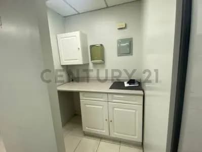 Oficina de 46mts en Alquiler final Av Casanova - 9