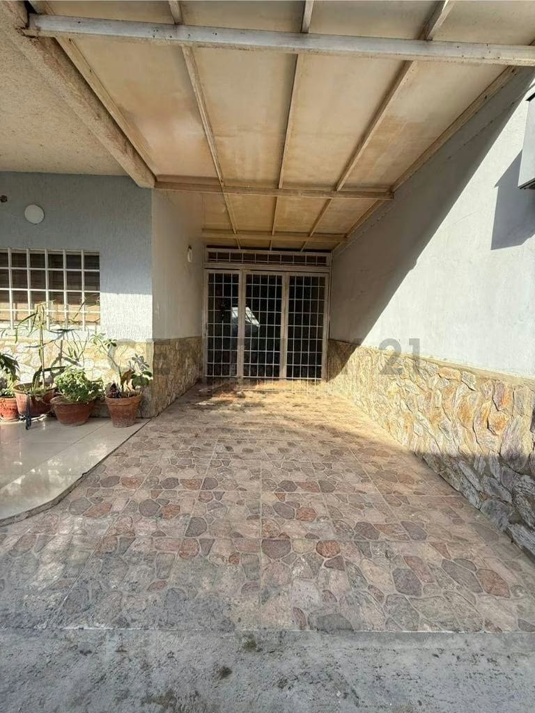 En venta Townhouse Chalet tipo americano en C.R. Agua Santa - 2