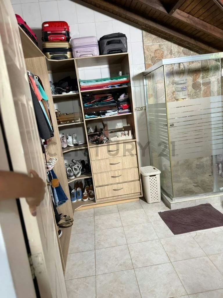 En venta Townhouse Chalet tipo americano en C.R. Agua Santa - 9