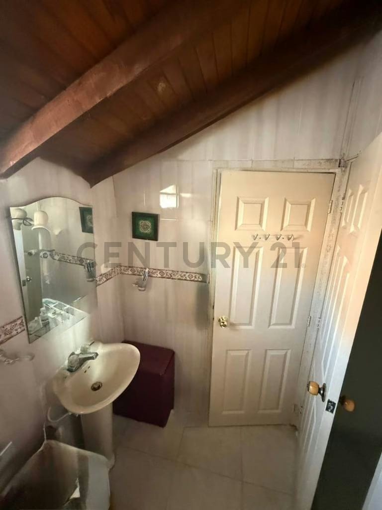 En venta Townhouse Chalet tipo americano en C.R. Agua Santa - 10