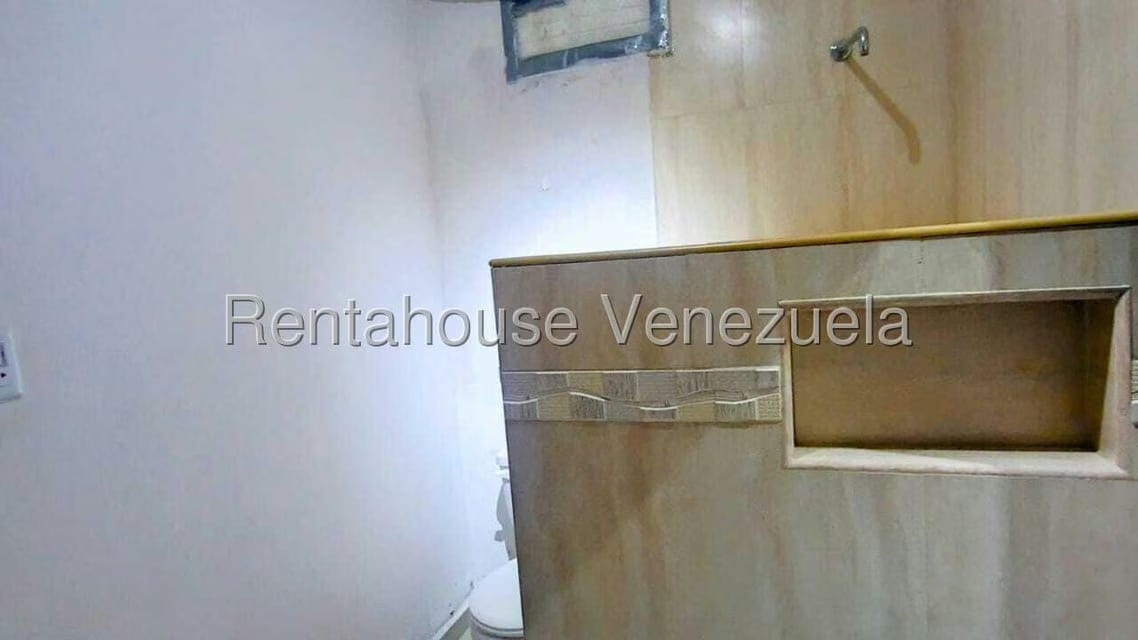 Casa (1 Nivel) en Alquiler en Zona Oeste, Lara - 28