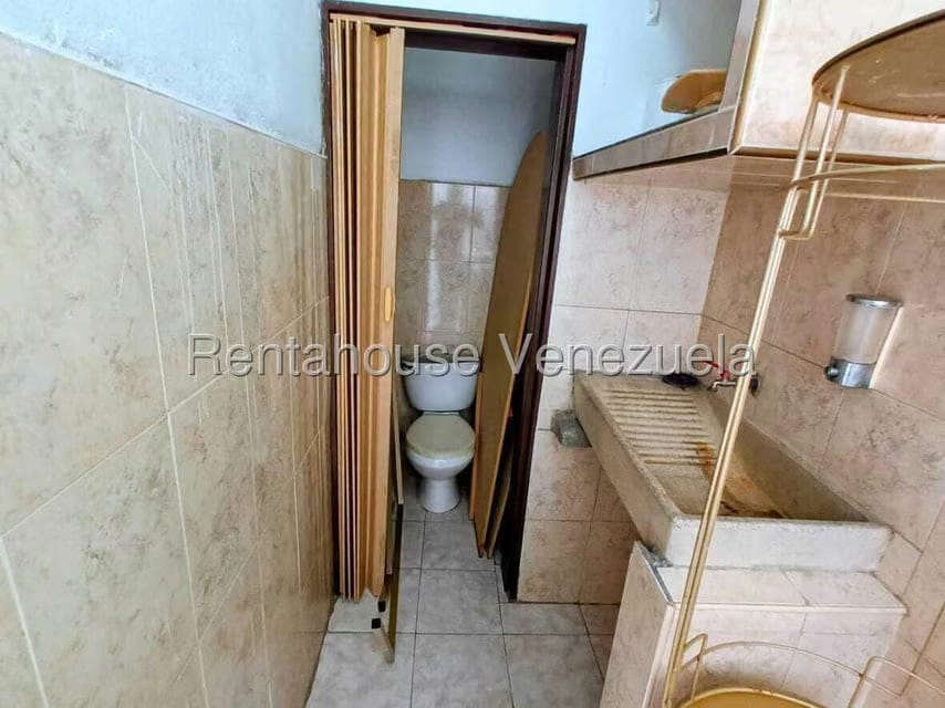 Casa (1 Nivel) en Alquiler en Zona Oeste, Lara - 32