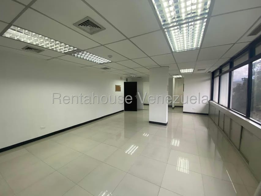 Comercial (Oficina) en Alquiler en Los Samanes, Distrito Metropolitano