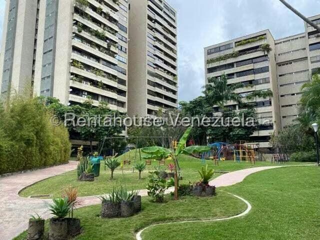 Apartamento (1 Nivel) en Venta en Santa Eduvigis, Distrito Metropolitano - 2