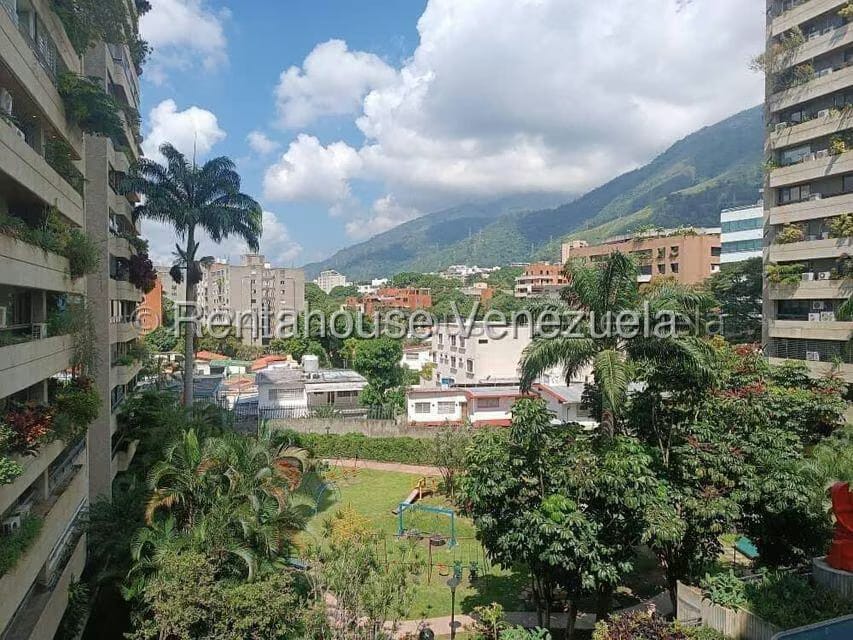 Apartamento (1 Nivel) en Venta en Santa Eduvigis, Distrito Metropolitano - 16