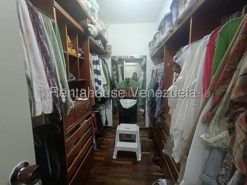 Apartamento (1 Nivel) en Venta en Santa Eduvigis, Distrito Metropolitano - 26