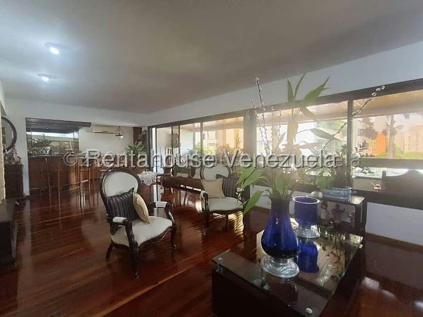 Apartamento (1 Nivel) en Venta en Santa Eduvigis, Distrito Metropolitano - 4