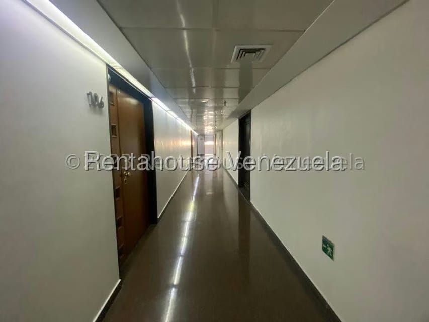 Comercial (Oficina) en Venta en Chuao, Distrito Metropolitano - 2