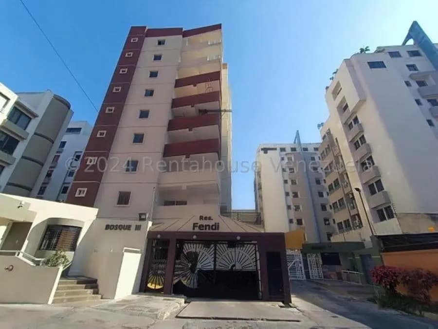 Apartamento en Venta en el bosque Maracay - 9