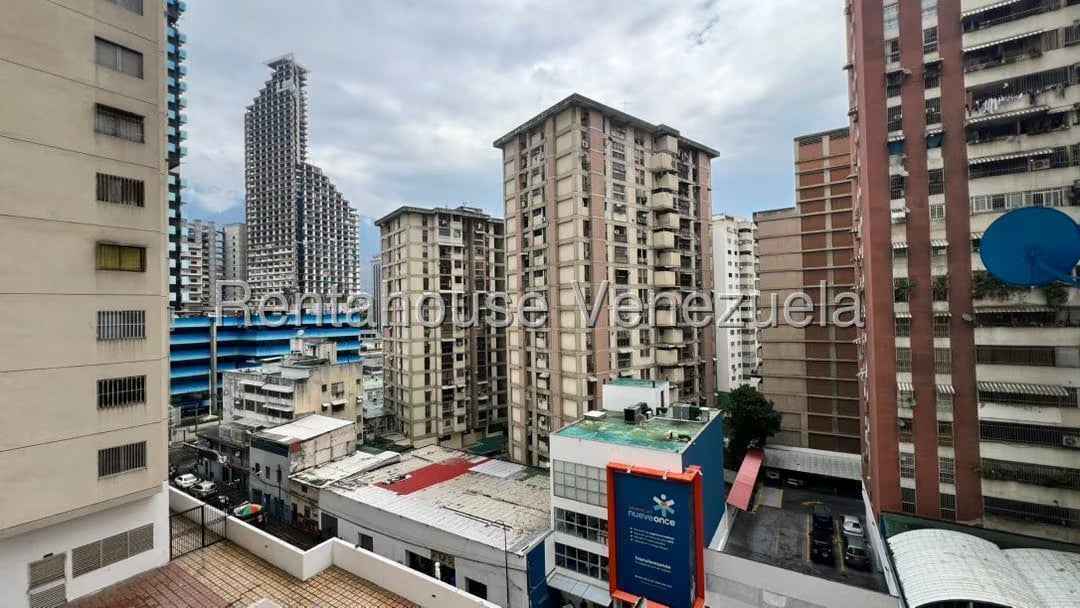 Apartamento (1 Nivel) en Alquiler en Parroquia La Candelaria, Distrito Metropolitano - 11