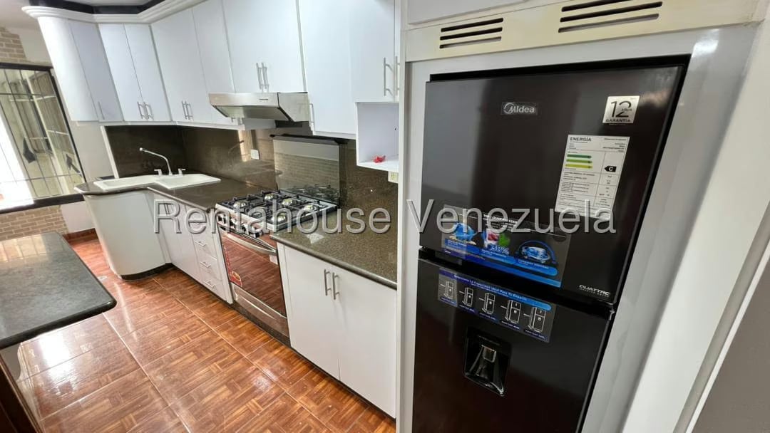 Apartamento (1 Nivel) en Alquiler en Parroquia La Candelaria, Distrito Metropolitano - 12