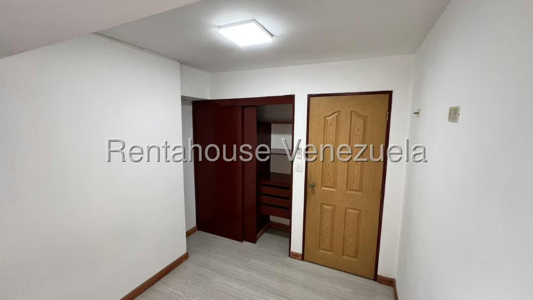 Apartamento (1 Nivel) en Alquiler en Parroquia La Candelaria, Distrito Metropolitano - 19