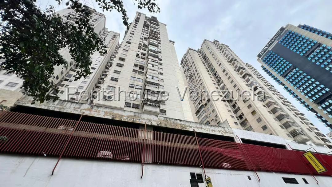 Apartamento (1 Nivel) en Alquiler en Parroquia La Candelaria, Distrito Metropolitano - 3