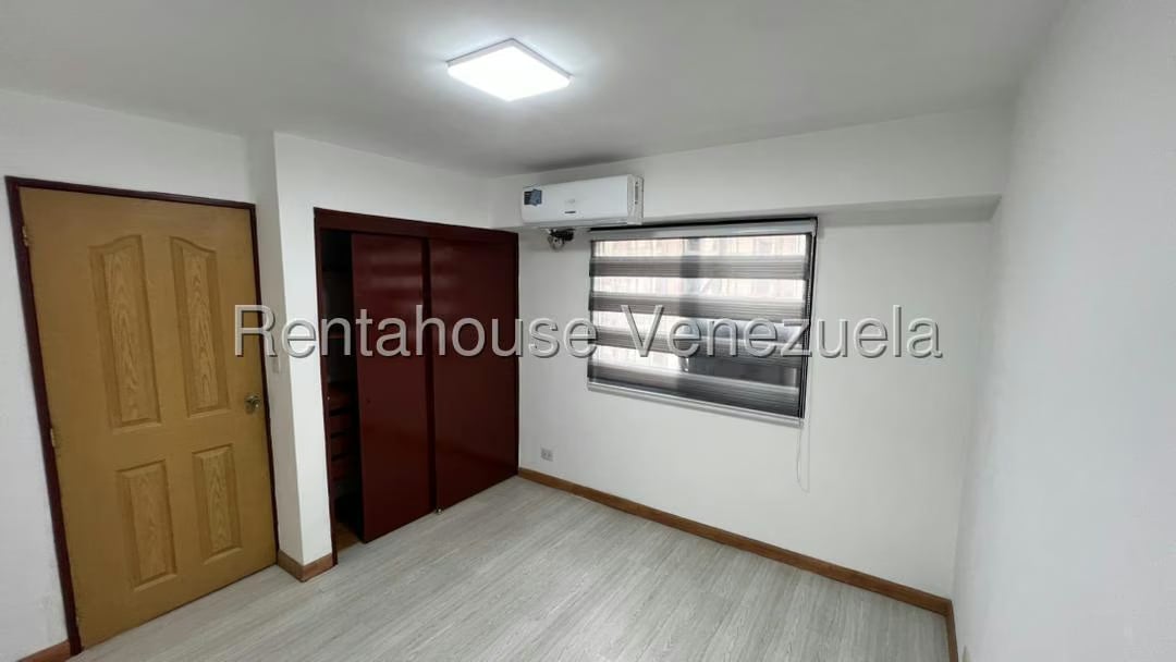 Apartamento (1 Nivel) en Alquiler en Parroquia La Candelaria, Distrito Metropolitano - 23
