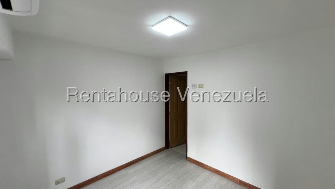 Apartamento (1 Nivel) en Alquiler en Parroquia La Candelaria, Distrito Metropolitano - 24