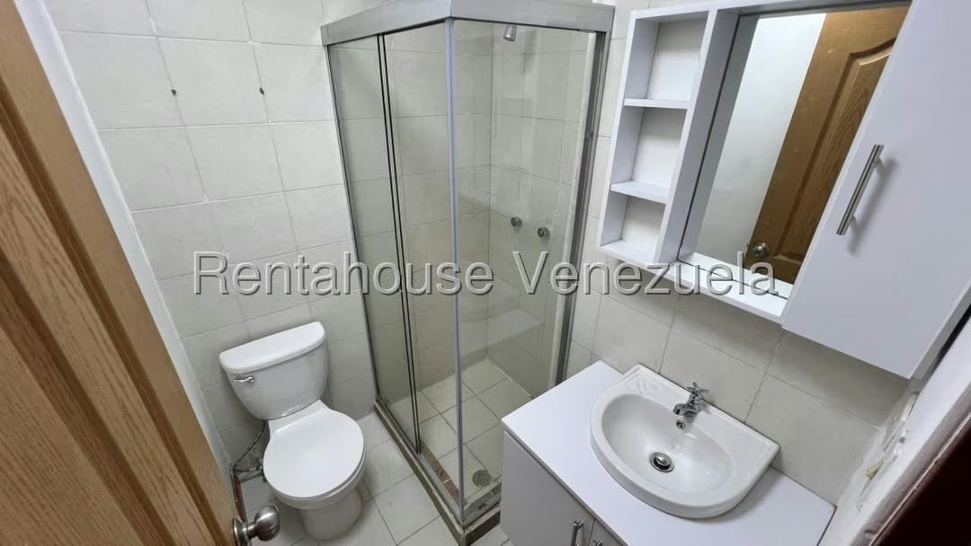 Apartamento (1 Nivel) en Alquiler en Parroquia La Candelaria, Distrito Metropolitano - 25