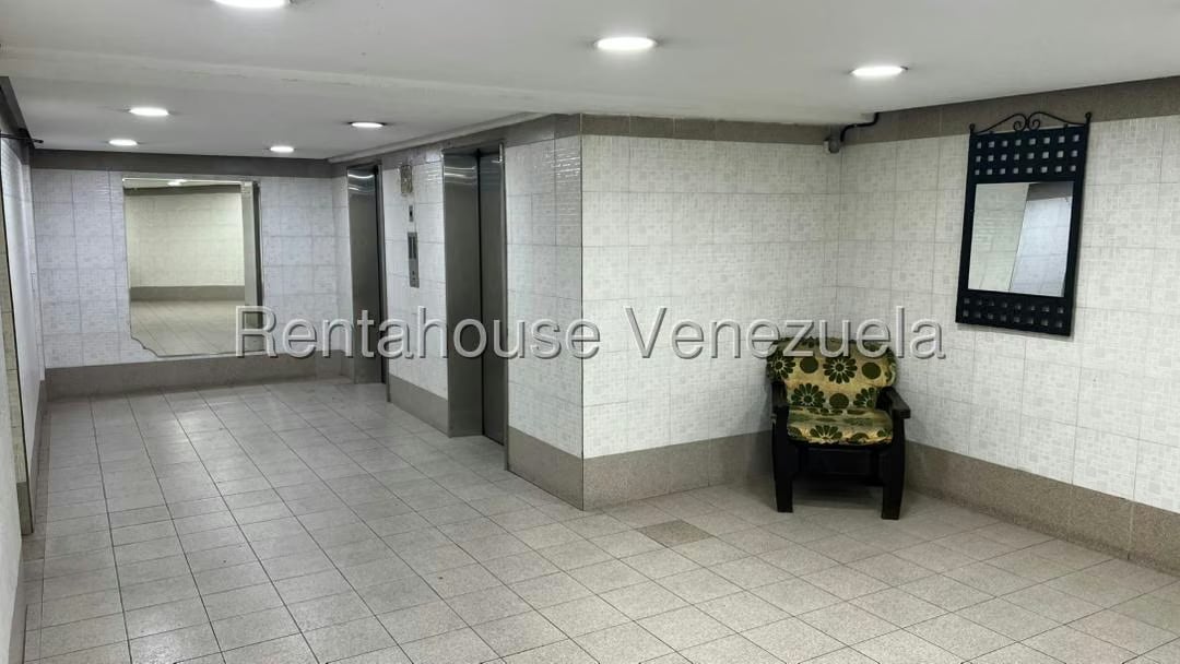 Apartamento (1 Nivel) en Alquiler en Parroquia La Candelaria, Distrito Metropolitano - 4