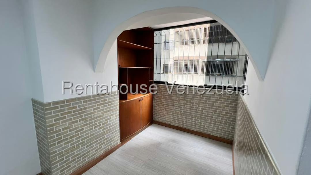 Apartamento (1 Nivel) en Alquiler en Parroquia La Candelaria, Distrito Metropolitano - 8