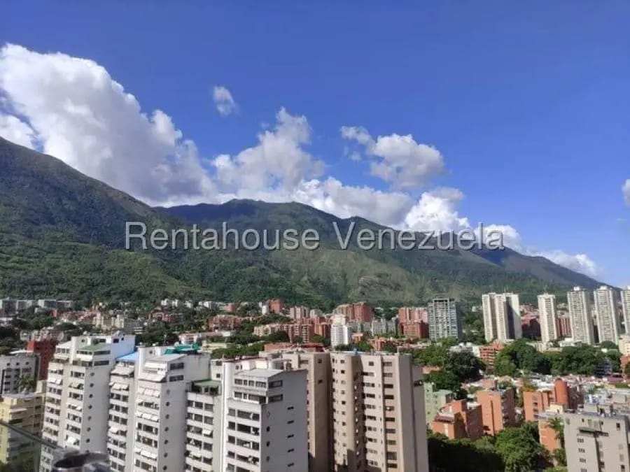 Apartamento en Alquiler en santa eduviguis Caracas