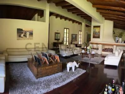 EN VENTA HERMOSA CASA COLONIAL CONTEMPORÁNEA - 2