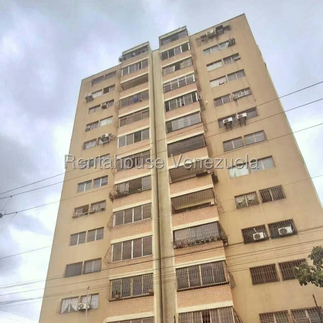 Apartamento (1 Nivel) en Alquiler en Zona Oeste, Lara