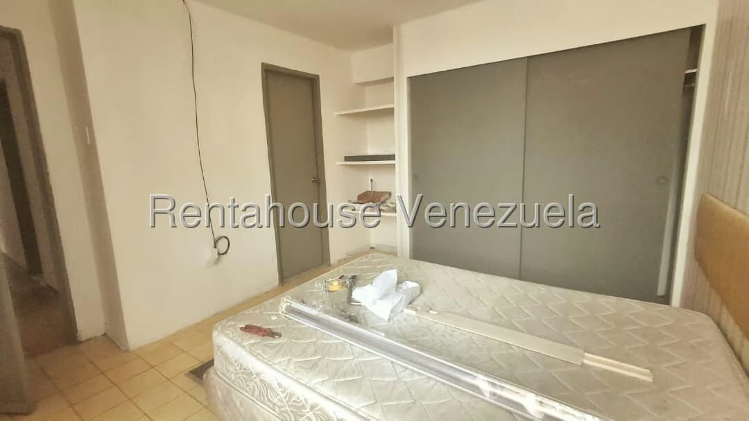 Apartamento (1 Nivel) en Alquiler en Zona Oeste, Lara - 11