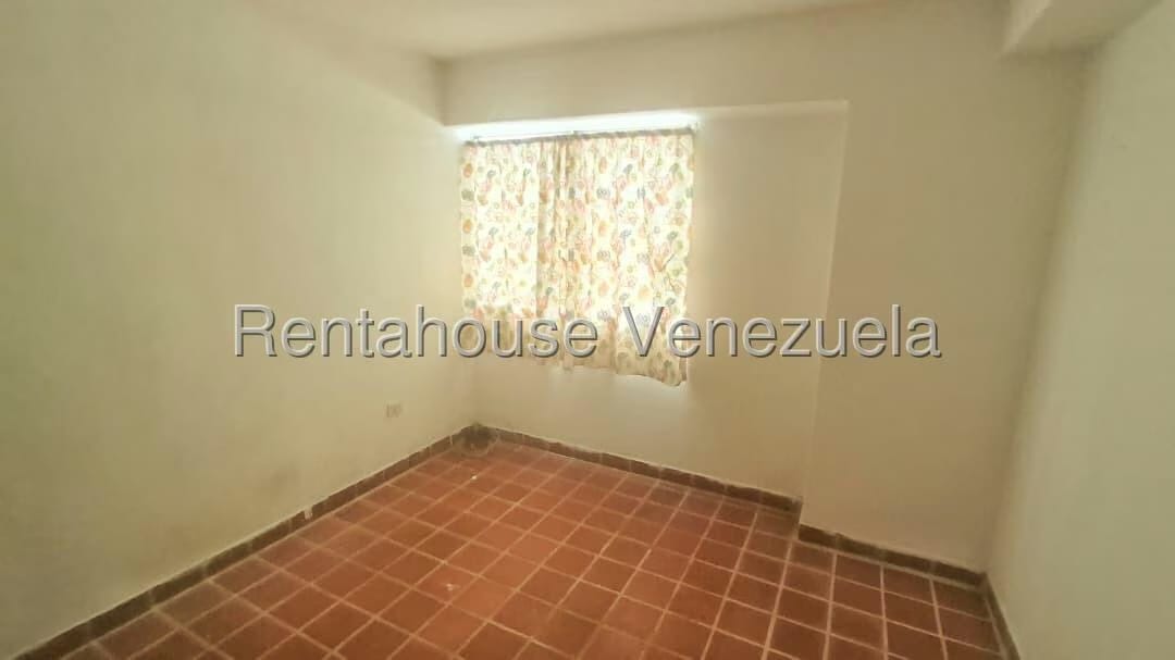 Apartamento (1 Nivel) en Alquiler en Zona Oeste, Lara - 13