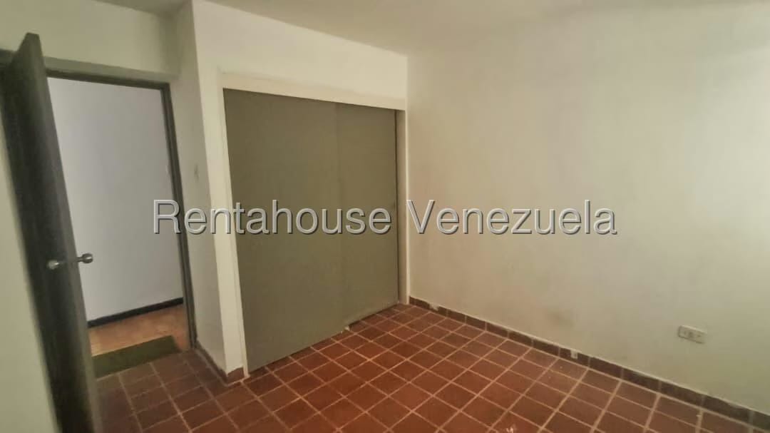 Apartamento (1 Nivel) en Alquiler en Zona Oeste, Lara - 14