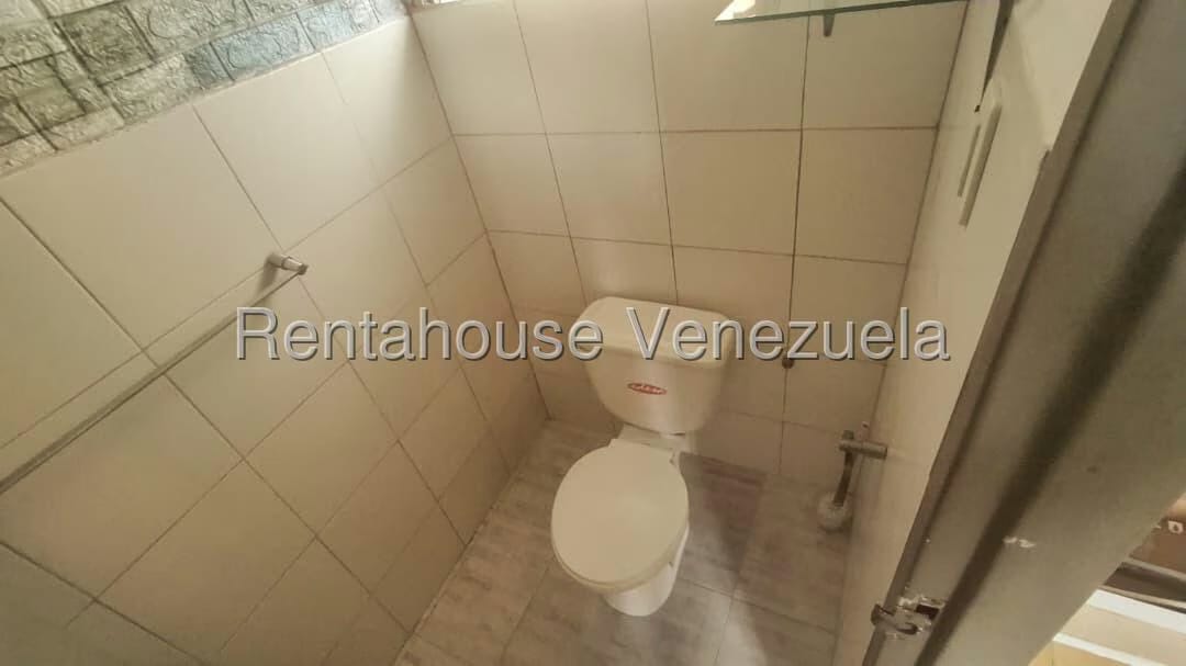 Apartamento (1 Nivel) en Alquiler en Zona Oeste, Lara - 17