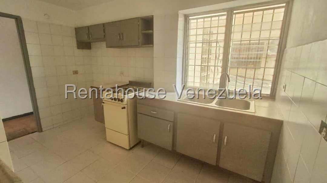 Apartamento (1 Nivel) en Alquiler en Zona Oeste, Lara - 3