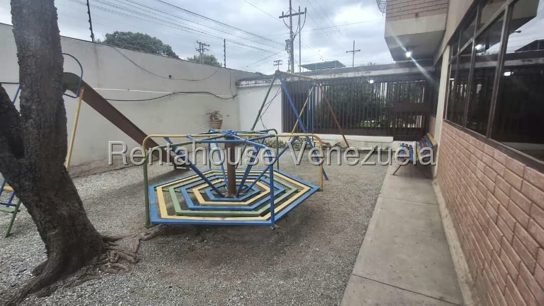 Apartamento (1 Nivel) en Alquiler en Zona Oeste, Lara - 22