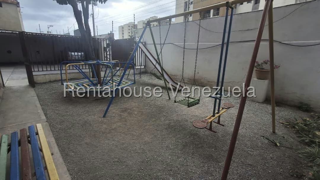 Apartamento (1 Nivel) en Alquiler en Zona Oeste, Lara - 23