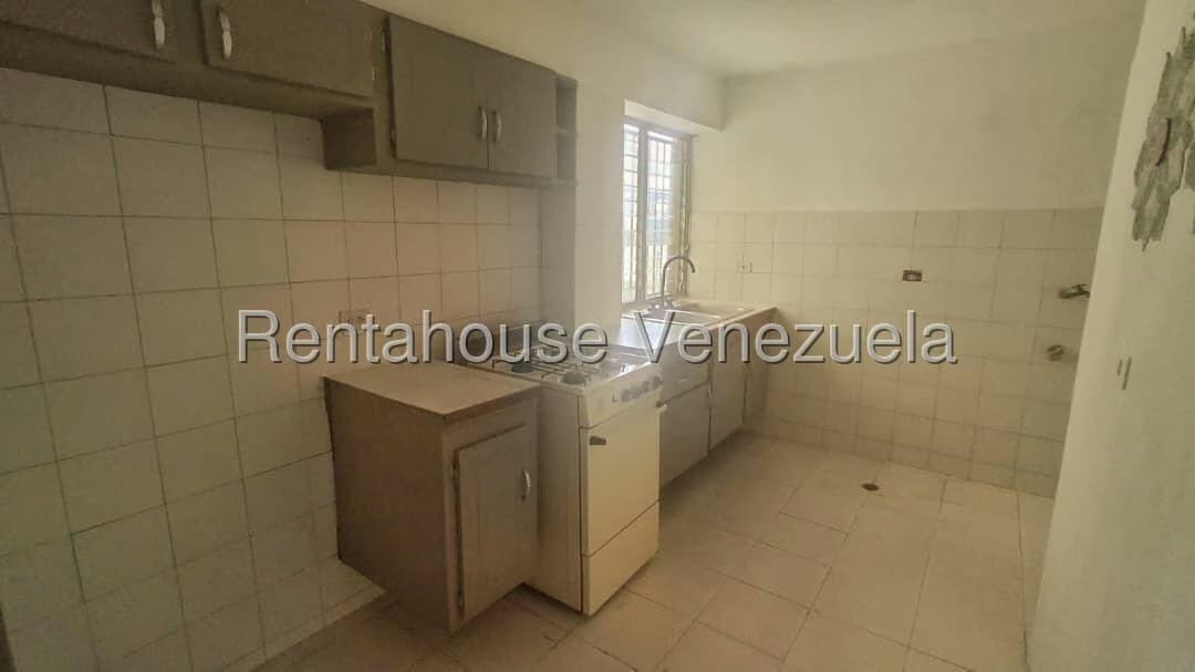 Apartamento (1 Nivel) en Alquiler en Zona Oeste, Lara - 4