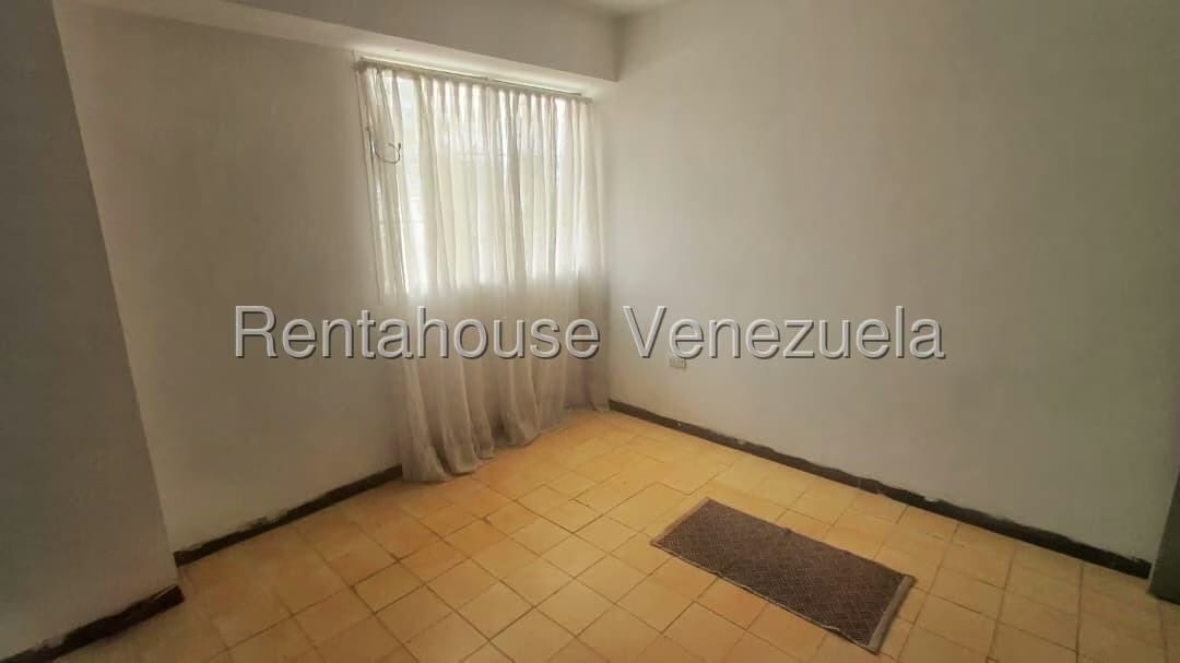 Apartamento (1 Nivel) en Alquiler en Zona Oeste, Lara - 9