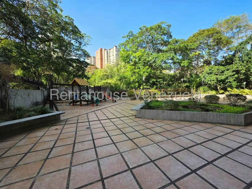 Apartamento (1 Nivel) en Alquiler en Cerro Verde, Distrito Metropolitano - 25
