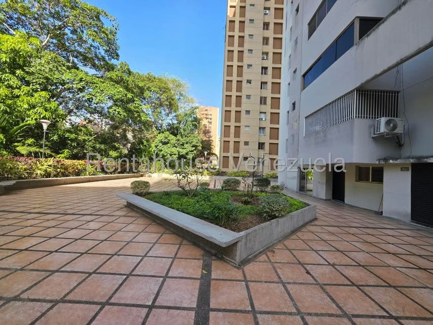 Apartamento (1 Nivel) en Alquiler en Cerro Verde, Distrito Metropolitano - 26