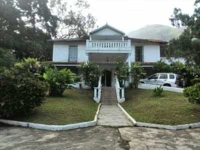 Terreno con casa en venta en Los Chorros, con un área de 3.240m2 de terreno AH